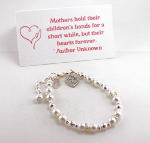 Engraved Baby Feet Mothers Beaded Bracelet with Card | Special Gift For Mom